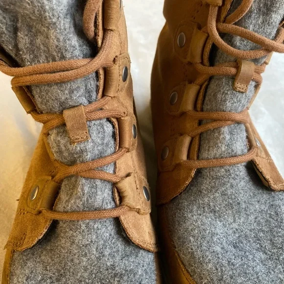 SOREL Out N About Suede & Felt Waterproof Boots | Women’s Size 10 - Picture 9 of 9